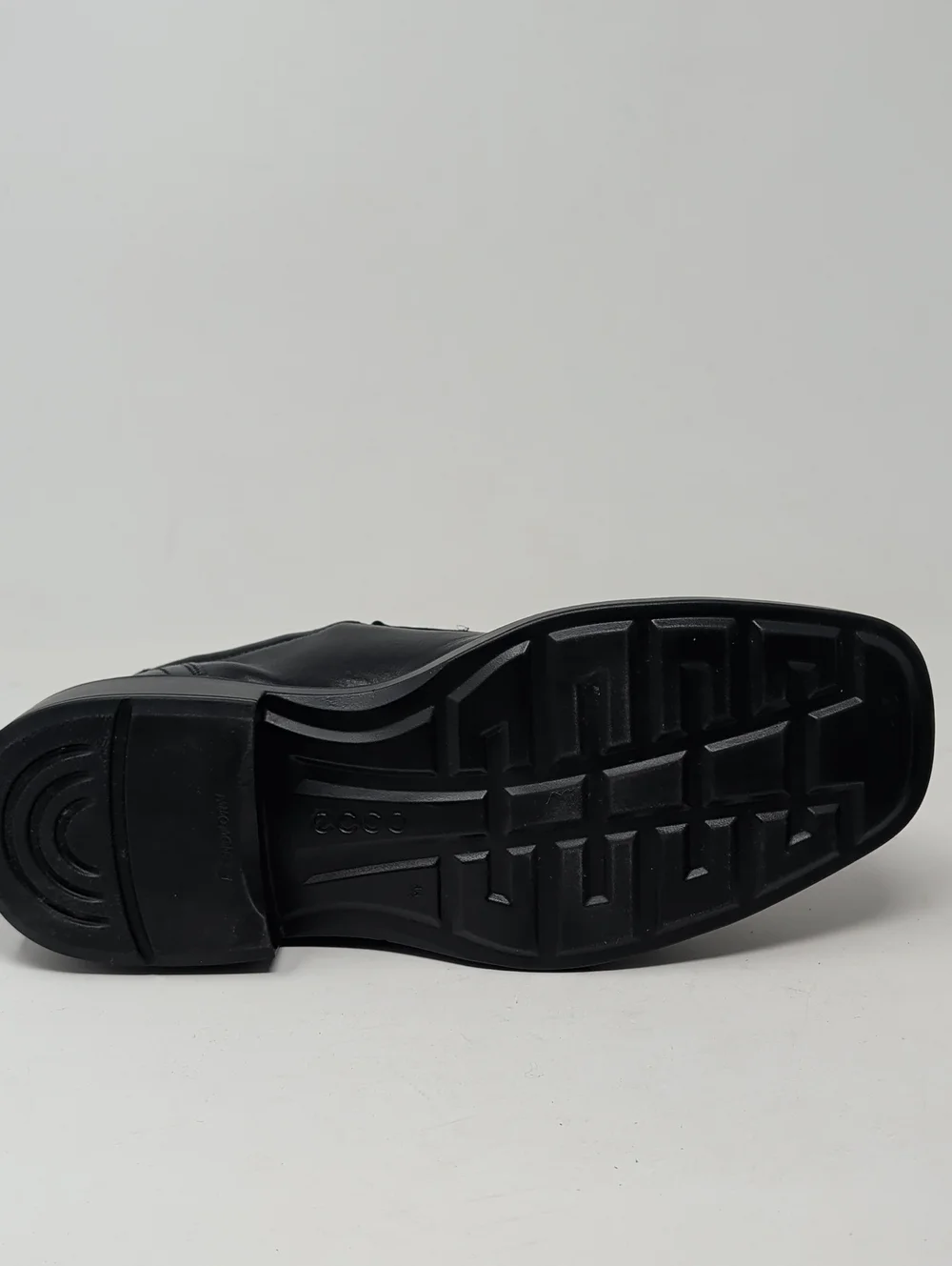 Ecco Helsinki 2 Men’s Black Leather Slip-On Loafers